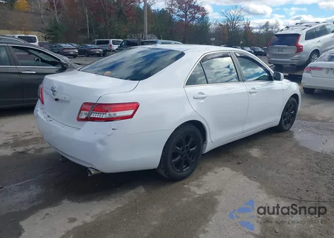 2011 Toyota Camry Le z USA, uszkodzony, nr VIN 4T1BF3EK9BU763967